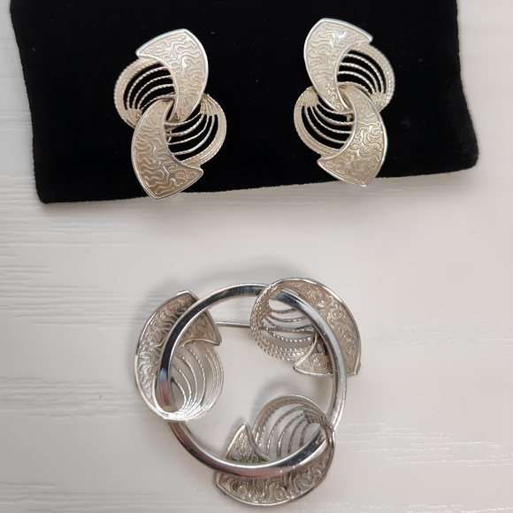 Vintage Beau Sterling Set Circle Swirl Brooch Pin & Matching Screw back Earrings - Picture 3 of 11